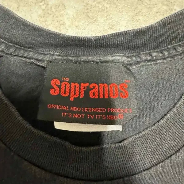 T-Shirt Torsadé Vintage de la Famille Sopranos, Rare Y2K, HBO, 2000 – Image 2
